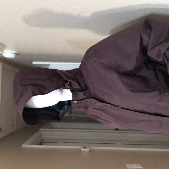 Eddie Bauer WeatherEdge  Light weight Jacket - Picture 8 of 13